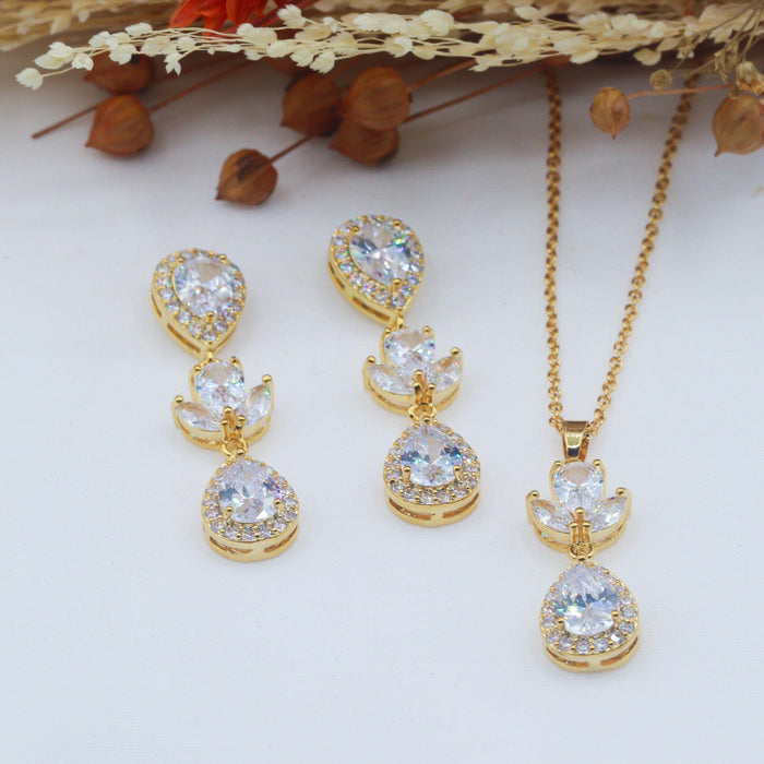 Gold Crystal Bridal Necklace and Earrings Set.