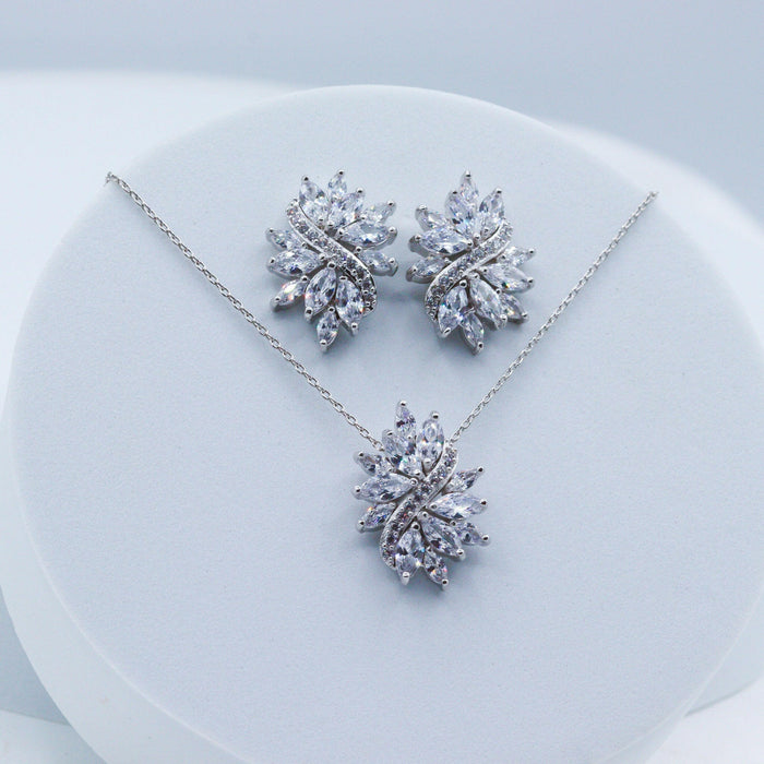 Simple Elegant Crystal Necklace & Earring Bridal Set.