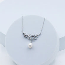 Load image into Gallery viewer, Freshwater Pearl Drop Necklace
