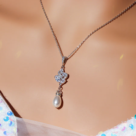 Wavy Vintage Pearl Necklace