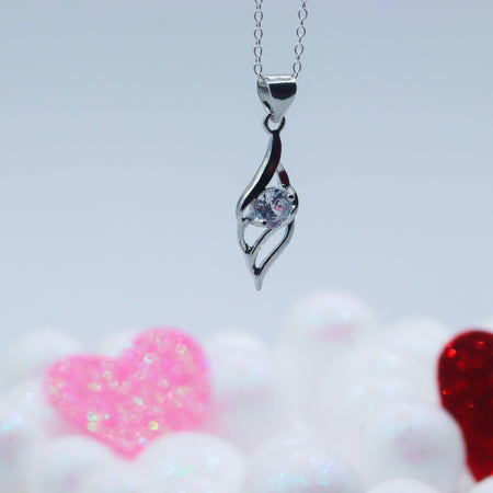 Teardrop Pendant Necklace.