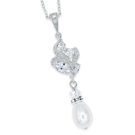 Wavy Vintage Pearl Necklace